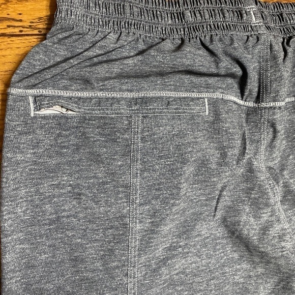 𝅺lululemon Step Lively Heathered Grey Crop Pants Women’s Size 4 - Picture 4 of 12